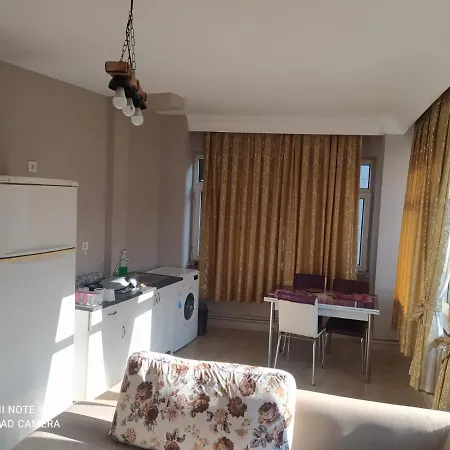 Ueskuedar Carsi Apartment