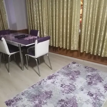 Ueskuedar Carsi Apartment